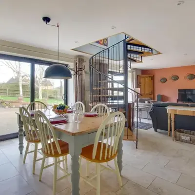 2 Bed in Woodbridge oc-owls